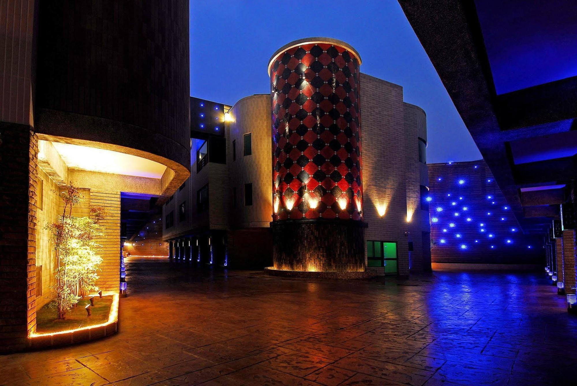All-Ur Boutique Motel -Chia Yi Branch Csiaji Kültér fotó